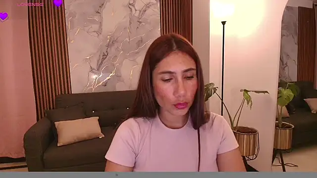 LucyBecker online show from 24, 6, 2026
