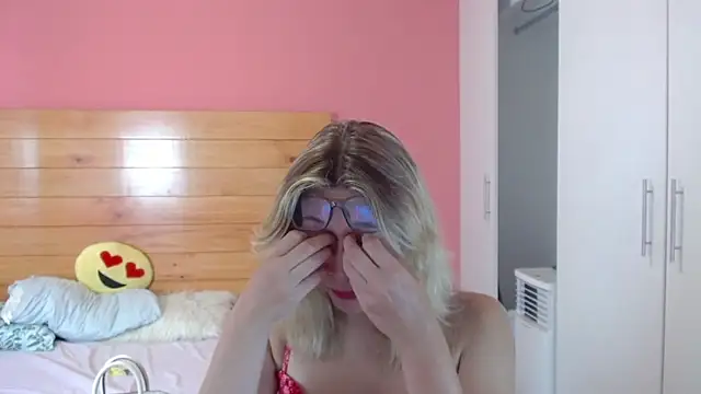 Snapshot of Dulce_Victoria_ chatting on 21, 3, 2026 Dulce Victoria online show from 21, 3, 2026