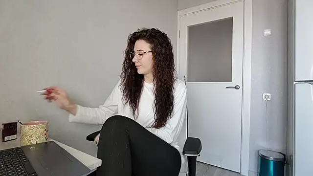 LaritaTocchio online show from 13, 4, 2026
