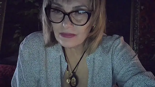 Lia Rayss online show from 29, 4, 2026