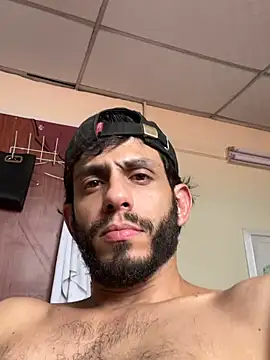 Snapshot of LatinBigClouds22cm chatting on 18, 3, 2026 LatinBigClouds22cm online show from 18, 3, 2026