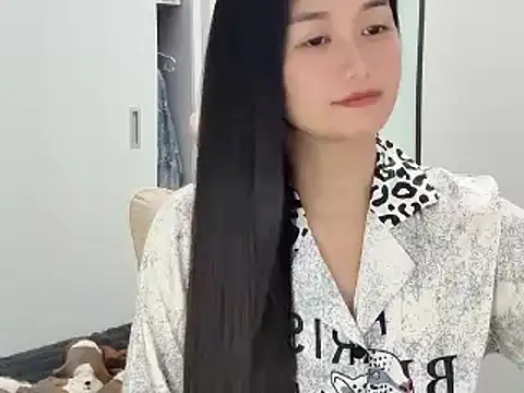 AmyLinee 1 online show from 6, 5, 2026