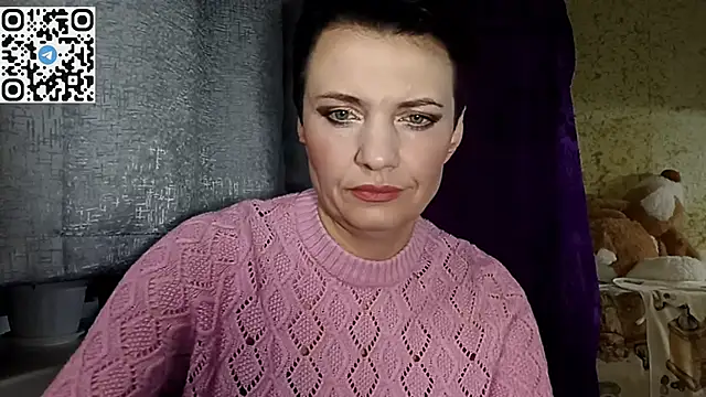 HotMamaQueen234 online show from 7, 4, 2026