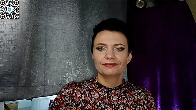 HotMamaQueen234 online show from 23, 4, 2026