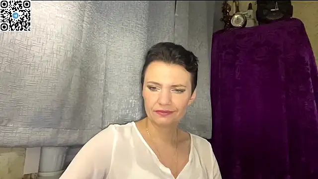 HotMamaQueen234 online show from 25, 5, 2026
