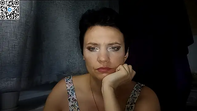 HotMamaQueen234 online show from 13, 6, 2026