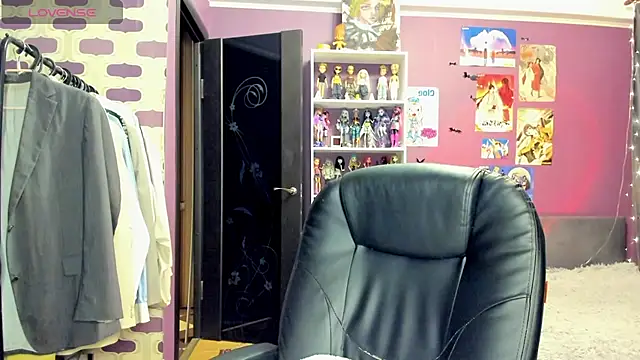 sweet peach    online show from 1, 7, 2026