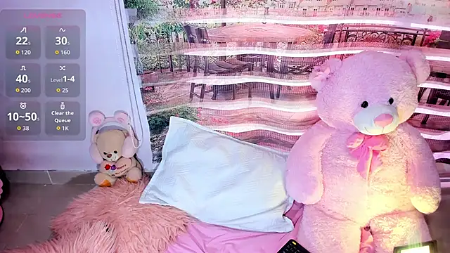 little doll18  online show from 13, 6, 2026