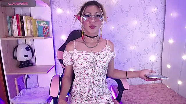  Alexaavandercloude online show from 28, 4, 2026