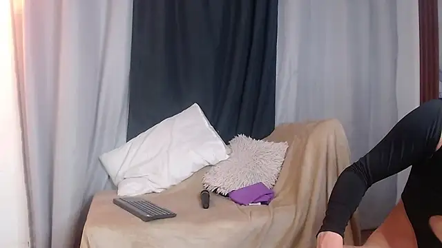 Snapshot of Astrid_Porno chatting on 28, 5, 2026 Astrid Porno online show from 28, 5, 2026