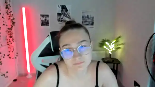 Mia kristal online show from 14, 7, 2026