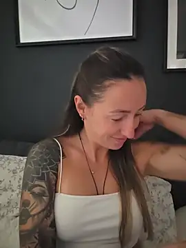 NicoleKaiser online show from 1, 7, 2026