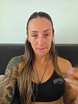 NicoleKaiser online show from 25, 7, 2026
