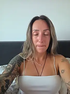 NicoleKaiser online show from 29, 7, 2026