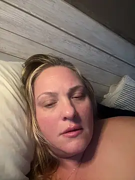 Snapshot of 1SexyQueen chatting on 25, 5, 2026 1SexyQueen online show from 25, 5, 2026
