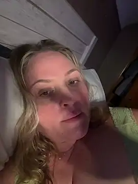 Snapshot of 1SexyQueen chatting on 27, 5, 2026 1SexyQueen online show from 27, 5, 2026