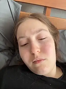 charmingggirl online show from 12, 4, 2026