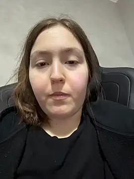 charmingggirl online show from 12, 4, 2026