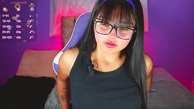 1 Scarllet  online show from 24, 4, 2026