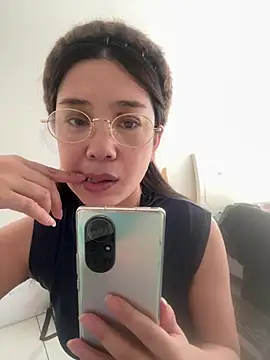 caomeibobo online show from 25, 3, 2026