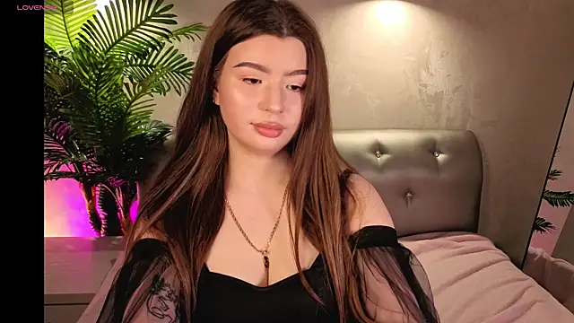 Sophia Everly online show from 28, 4, 2026