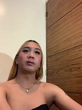 hugecock collins online show from 29, 4, 2026
