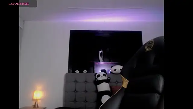 Melannyy V online show from 23, 7, 2026
