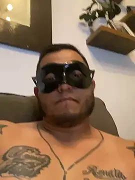 HOTB0Y18 online show from 29, 5, 2026