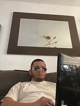 HOTB0Y18 online show from 29, 5, 2026