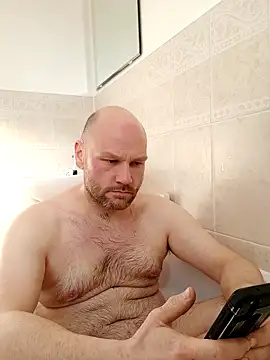 Snapshot of pitch_122 chatting on 2, 4, 2026 pitch 122 online show from 2, 4, 2026