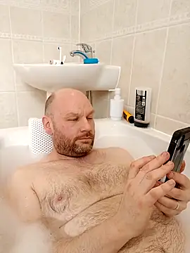 Snapshot of pitch_122 chatting on 4, 4, 2026 pitch 122 online show from 4, 4, 2026