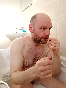 Snapshot of pitch_122 chatting on 8, 4, 2026 pitch 122 online show from 8, 4, 2026