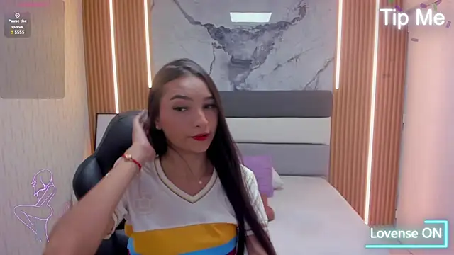 Snapshot of LIZZY_VALL chatting on 7, 7, 2026 LIZZY VALL online show from 7, 7, 2026