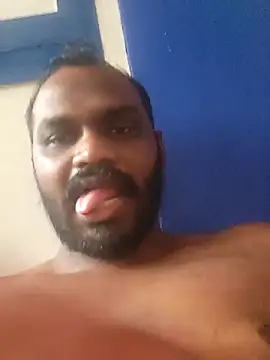 Snapshot of singletamilguy chatting on 6, 4, 2026 singletamilguy online show from 6, 4, 2026