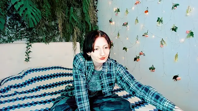 Kira  Cutie online show from 19, 6, 2026