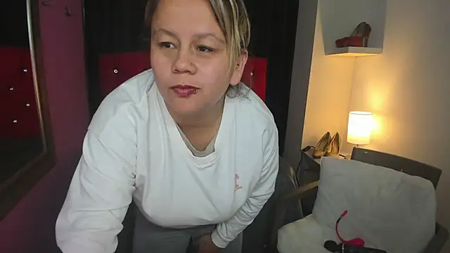 ScarletBigTitties online show from 2, 4, 2026