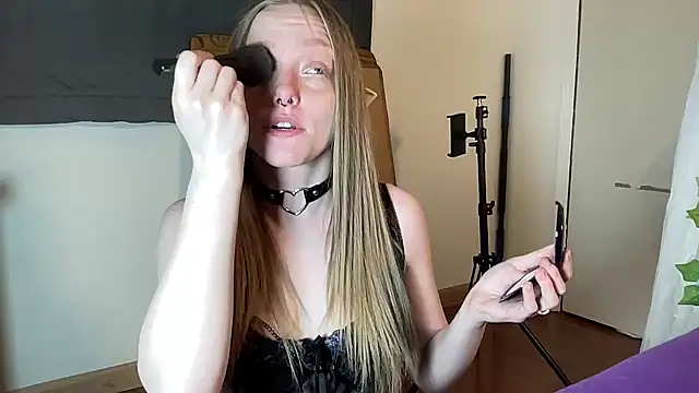 Snapshot of ElfGirlAna chatting on 7, 4, 2026 ElfGirlAna online show from 7, 4, 2026