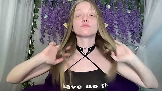 Snapshot of ElfGirlAna chatting on 11, 5, 2026 ElfGirlAna online show from 11, 5, 2026