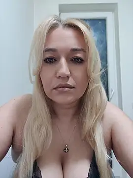 LexaVelure online show from 13, 5, 2026