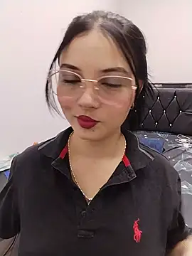 Snapshot of veleria_allurin chatting on 10, 7, 2026 veleria allurin online show from 10, 7, 2026