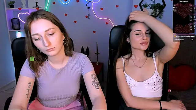 Snapshot of sara_musee chatting on 9, 4, 2026 sara musee online show from 9, 4, 2026