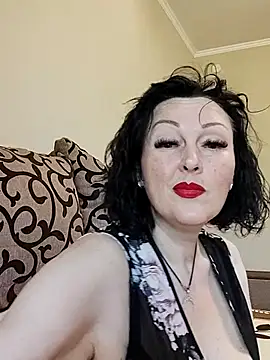 HelgaDennis online show from 5, 6, 2026