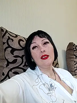 HelgaDennis online show from 13, 7, 2026