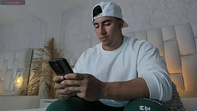 Snapshot of Zane_cruz chatting on 24, 3, 2026 Zane cruz online show from 24, 3, 2026