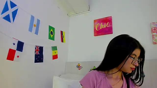 LindaCatalina  online show from 13, 7, 2026