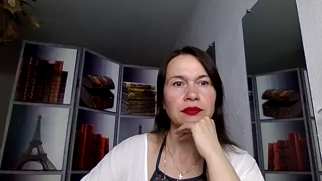 Selena Moo online show from 14, 4, 2026