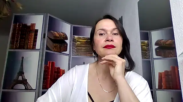 Selena Moo online show from 16, 4, 2026
