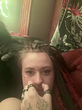 Snapshot of darlingvicuous chatting on 24, 3, 2026 darlingvicuous online show from 24, 3, 2026