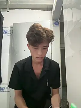 Nguyencuong1999 online show from 4, 5, 2026