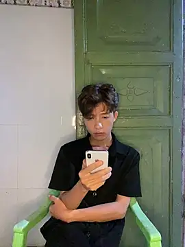 Nguyencuong1999 online show from 18, 5, 2026
